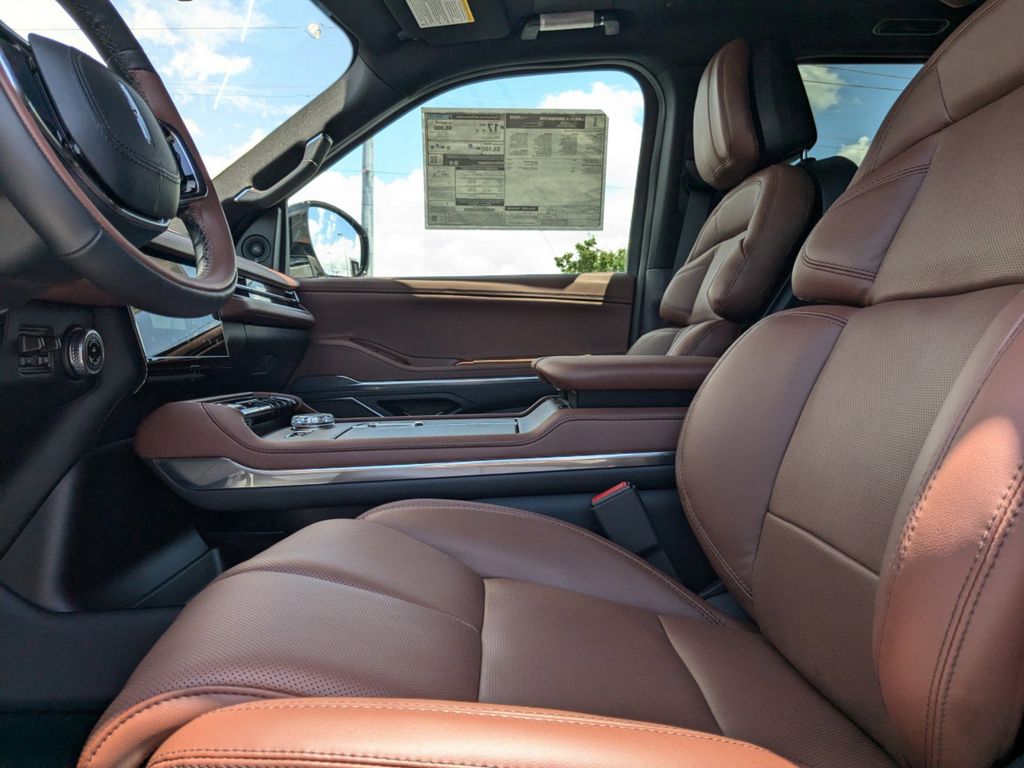 2025 Lincoln Navigator L Reserve