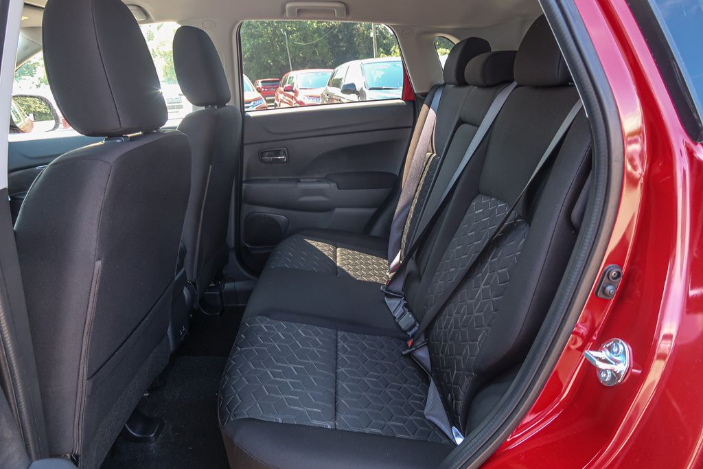 2027 Mitsubishi Outlander Sport LE