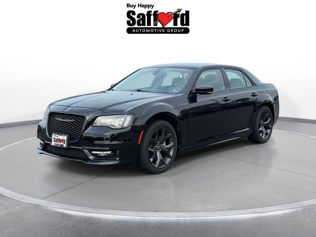 Gloss Black 2022 Chrysler 300 Sedan Rear-Wheel Drive 8-Speed Automatic