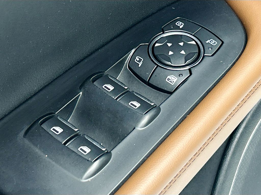 Thumbnail: 2022 Lincoln Nautilus - 23