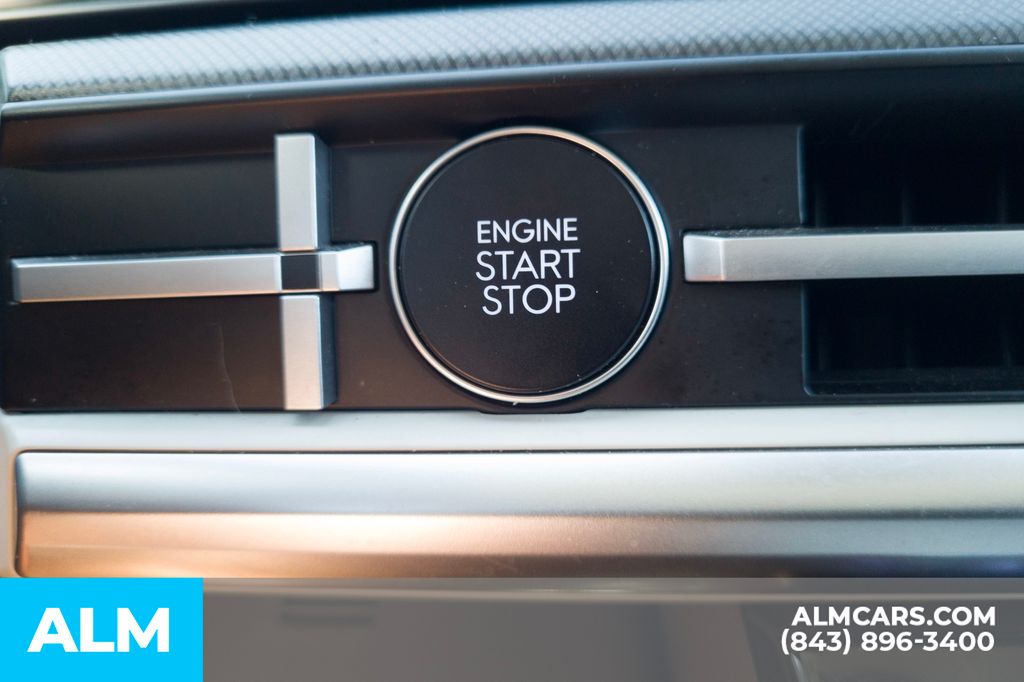 Certified Used 2025 White Hyundai SEL image 9