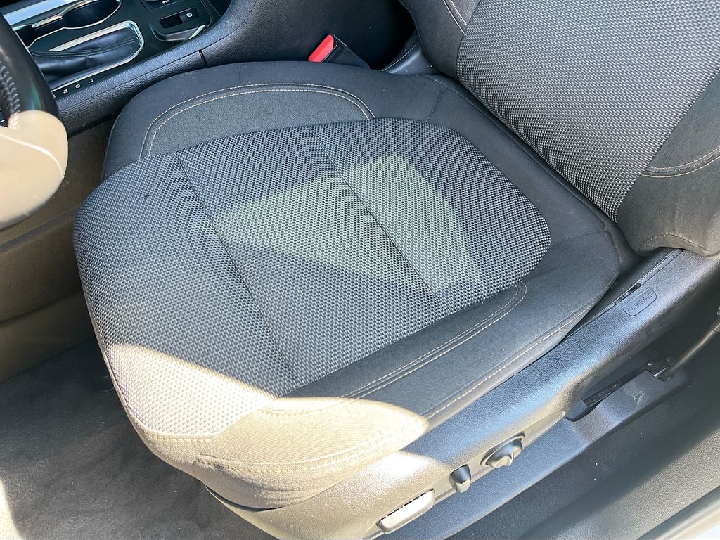 Used 2019 White Chevrolet LT image 18