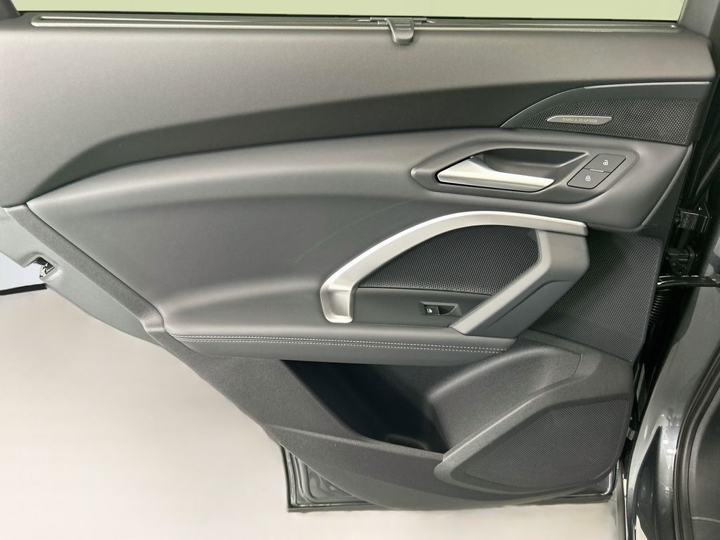 Thumbnail: 2026 Audi Q5 - 25