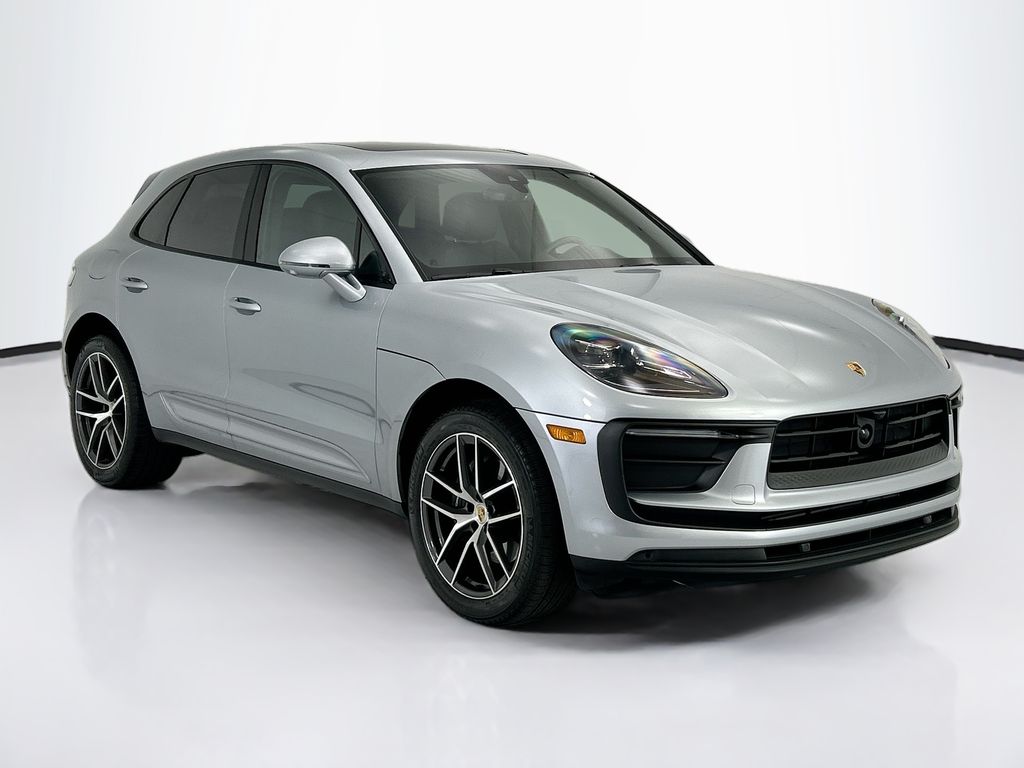 Thumbnail: 2025 Porsche Macan - 9
