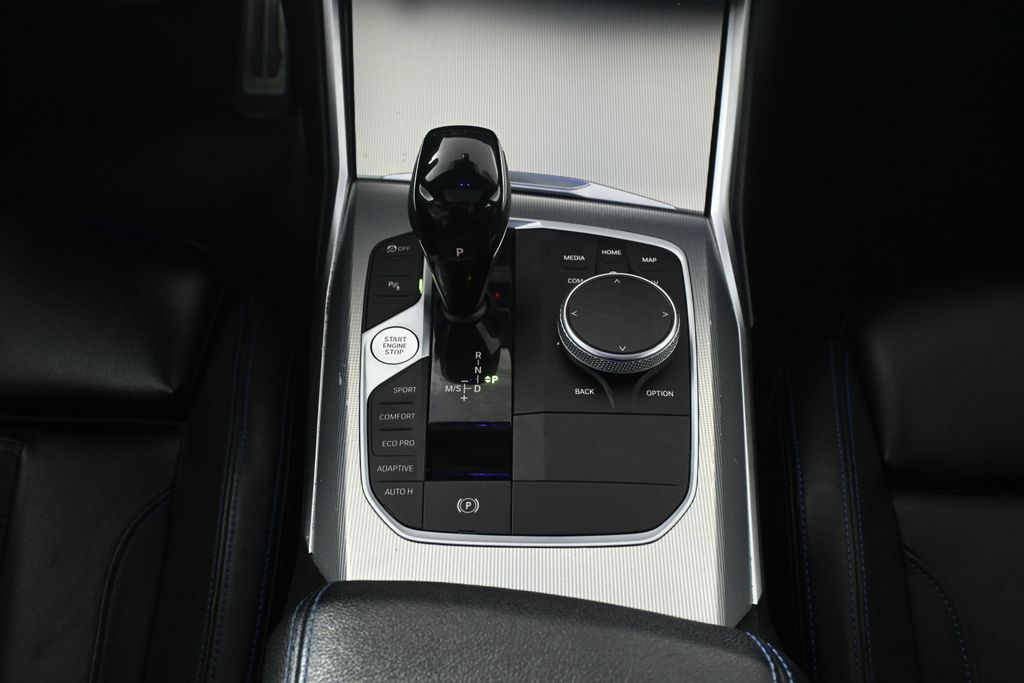 Thumbnail: 2022 BMW 3 Series - 25