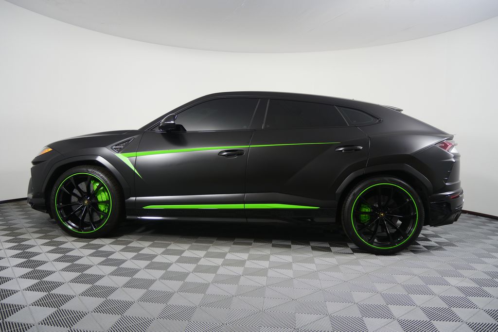 Thumbnail: 2020 Lamborghini Urus - 8