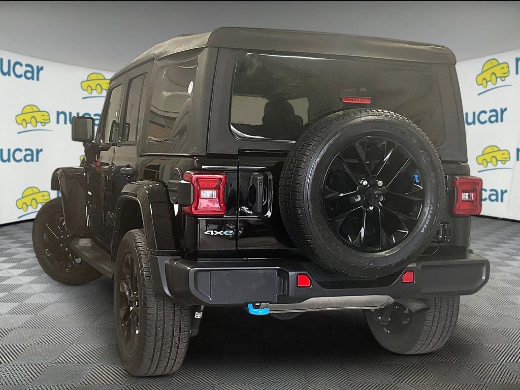 2023 Jeep Wrangler — photo 4