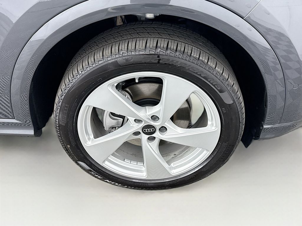 Thumbnail: 2025 Audi Q5 - 31