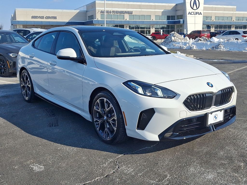 Thumbnail: 2025 BMW 2 Series - 3