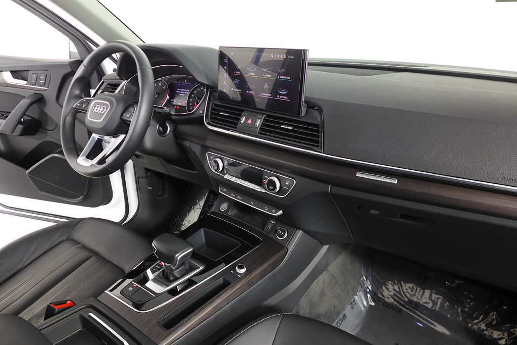 Thumbnail: 2022 Audi Q5 - 13