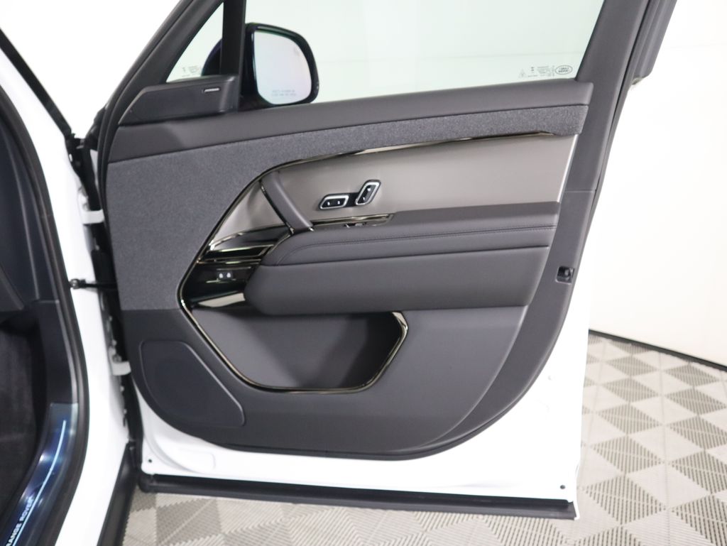 Thumbnail: 2025 Land Rover Range Rover Sport - 26