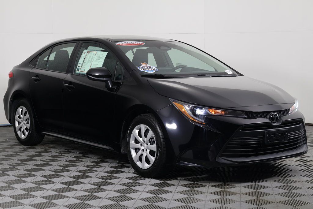 Thumbnail: 2024 Toyota Corolla - 3