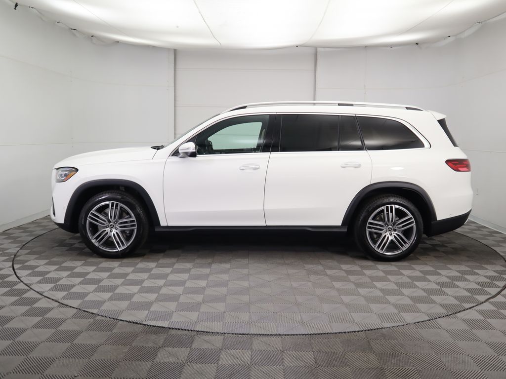 2025 Mercedes-Benz GLS 450 4MATIC 8
