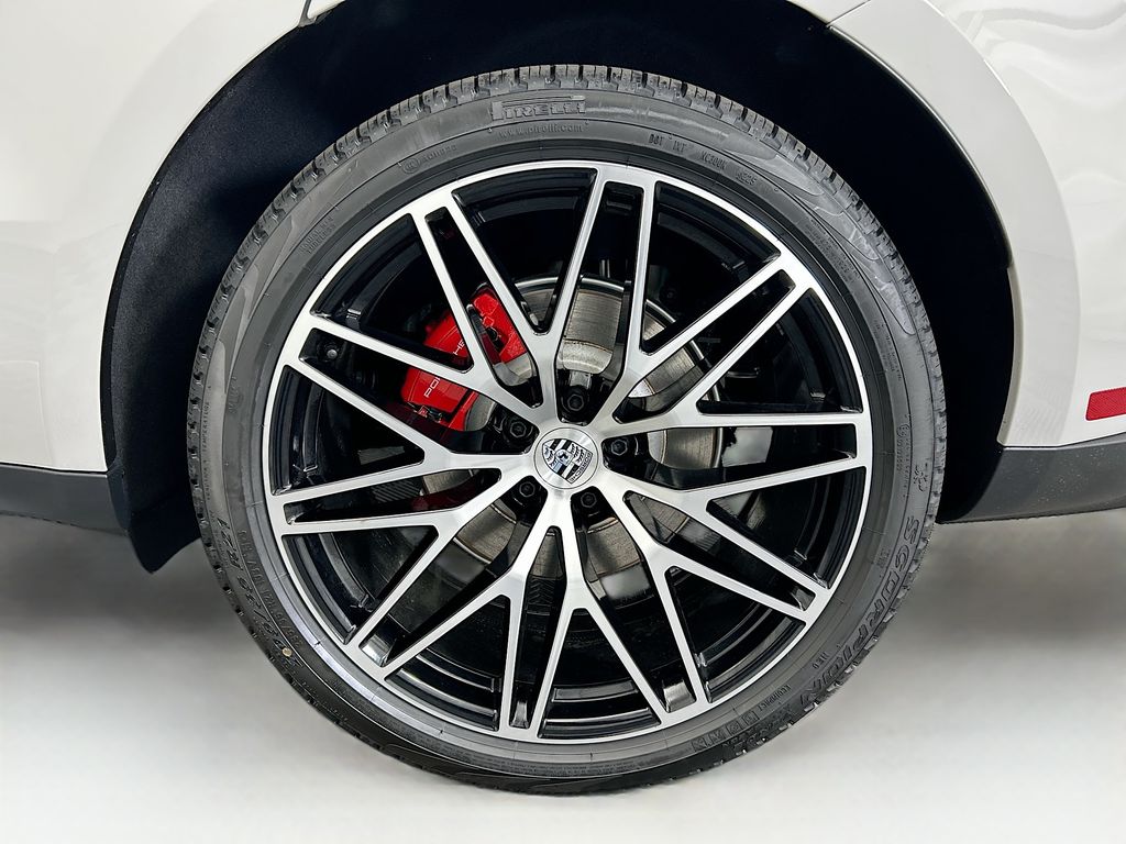 Thumbnail: 2026 Porsche Macan - 32