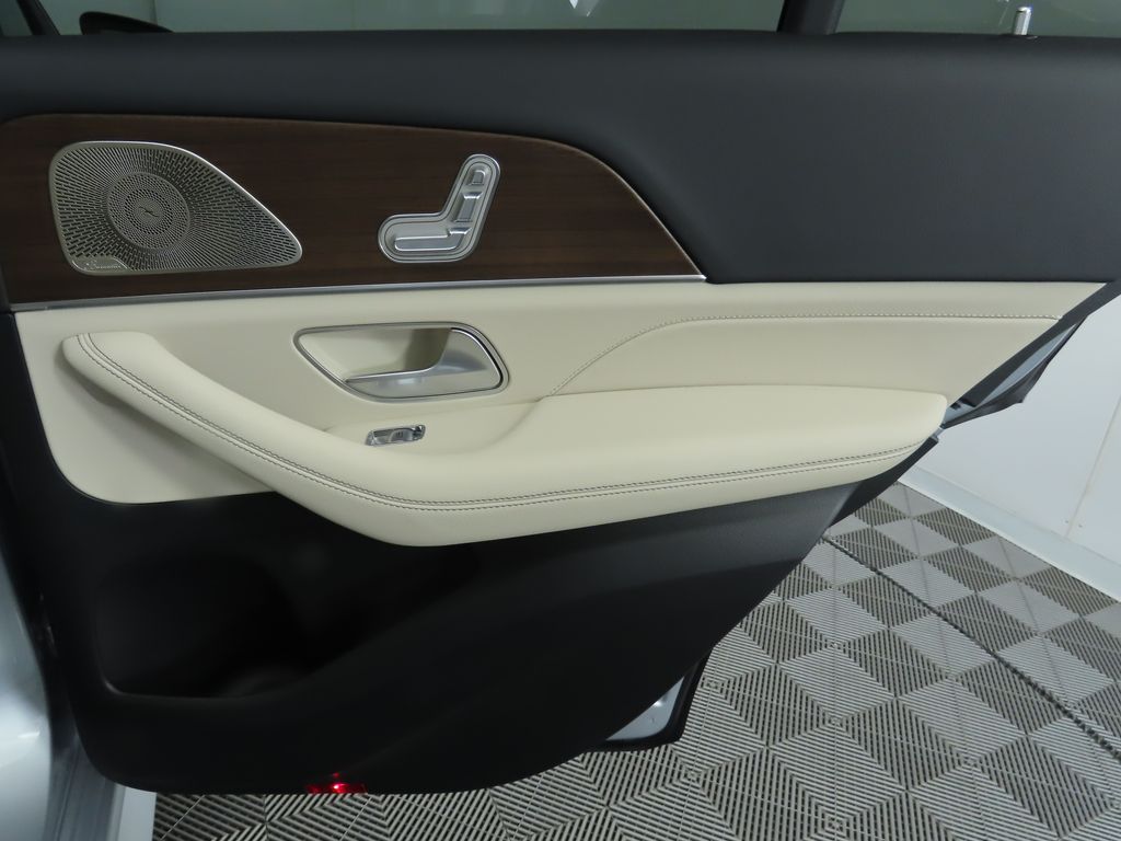 Thumbnail: 2026 Mercedes-Benz GLE - 29