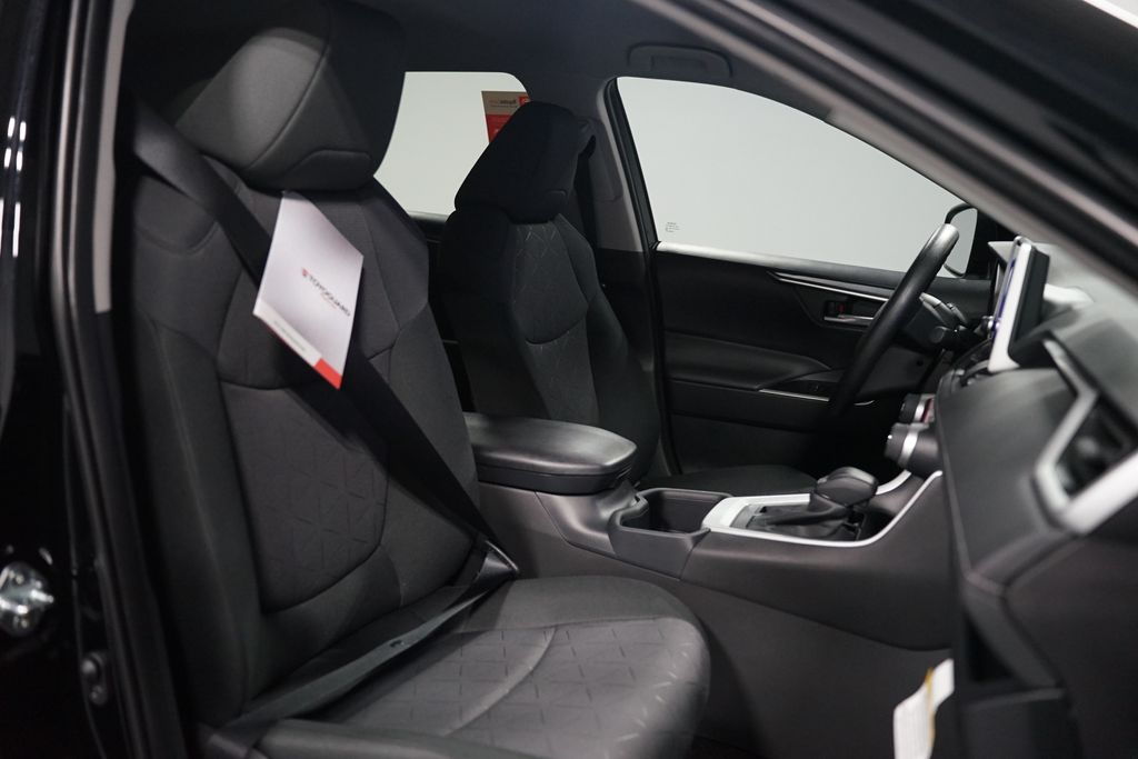 Thumbnail: 2025 Toyota RAV4 - 14