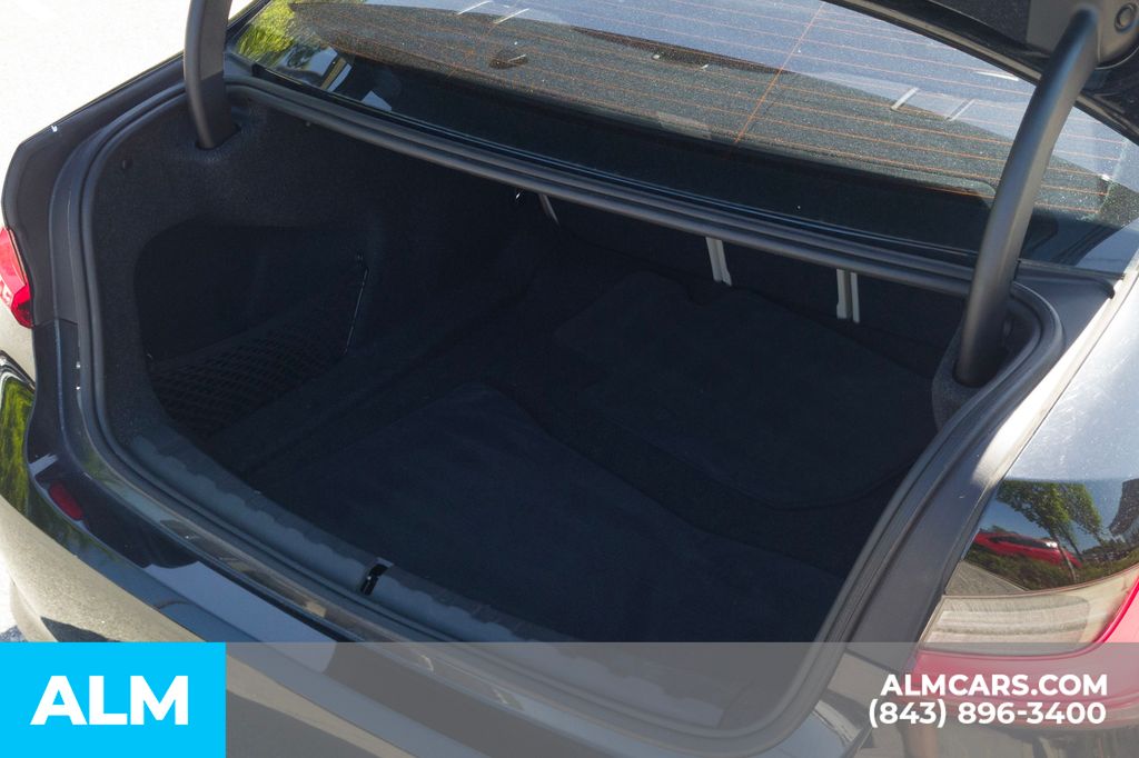 Used 2021 Black BMW 330i image 8