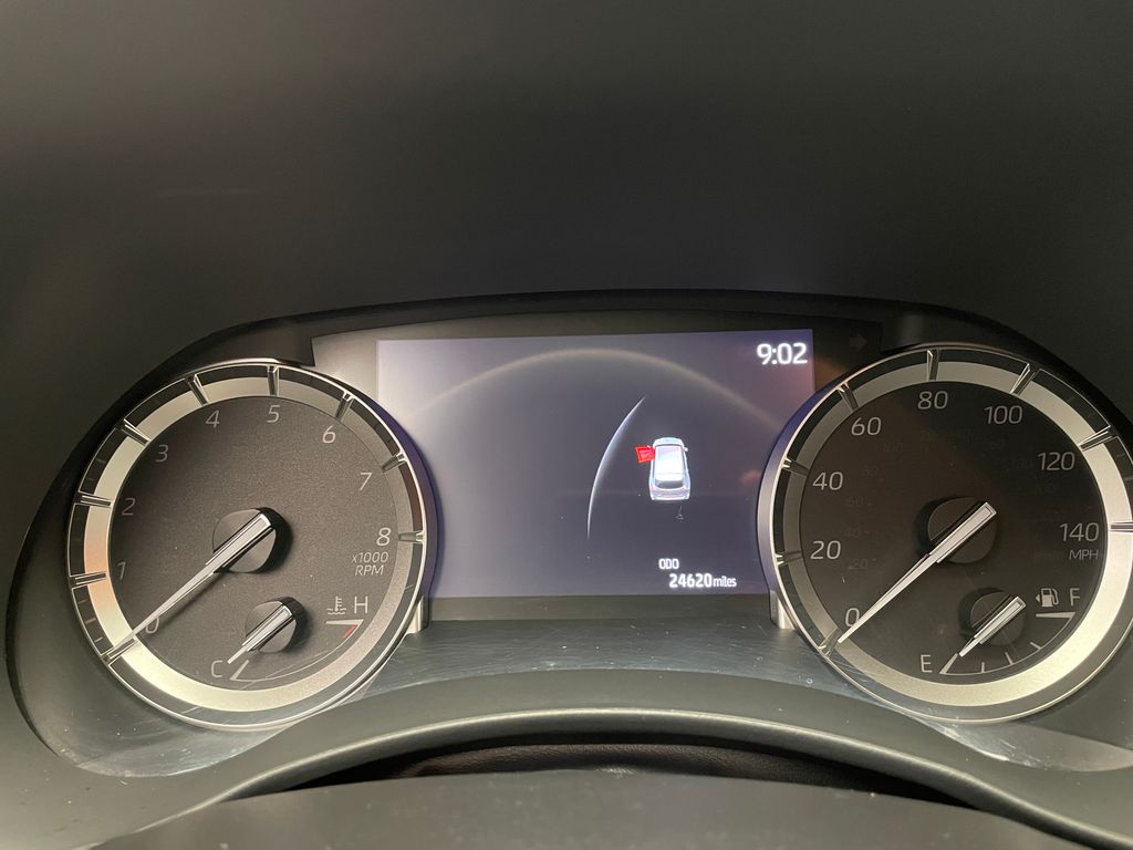 2022 Toyota Highlander XLE 24