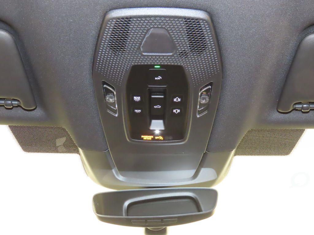 Thumbnail: 2025 Porsche Macan - 31