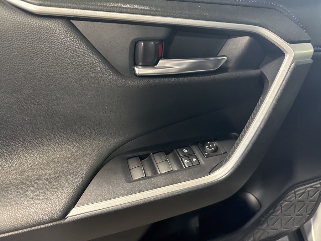 Thumbnail: 2023 Toyota RAV4 - 31