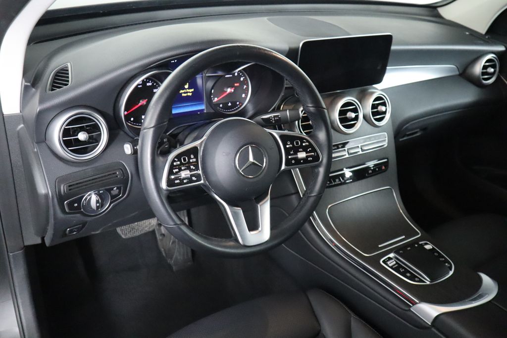2022 Mercedes-Benz GLC 300 9