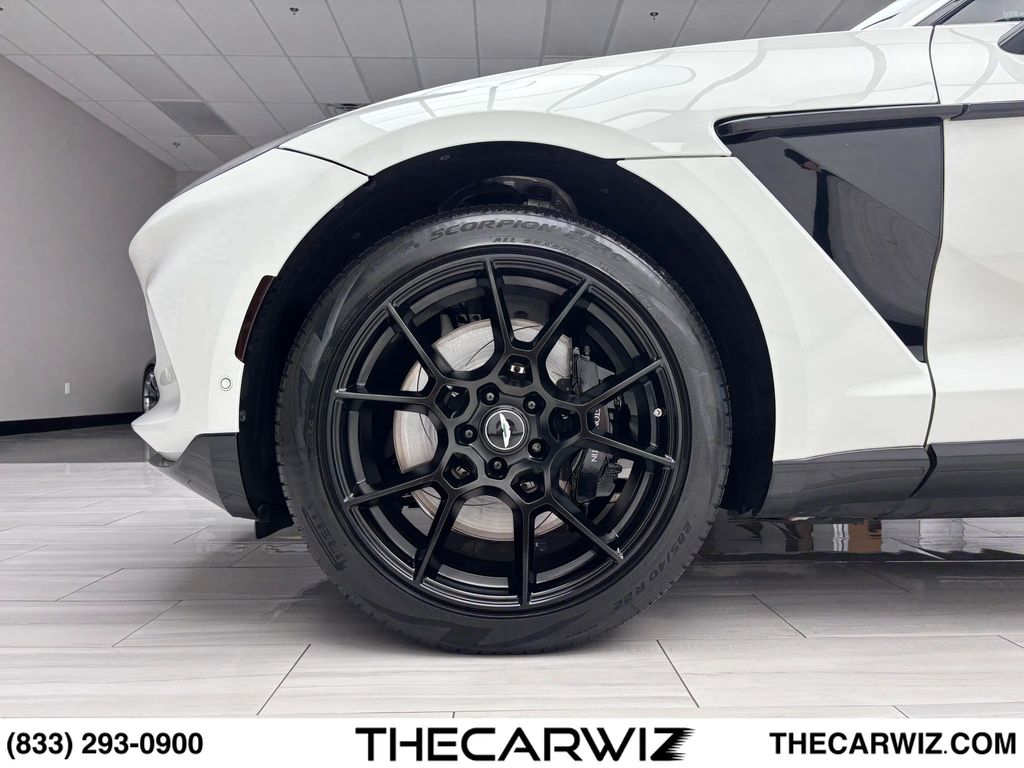 2021 Aston Martin DBX