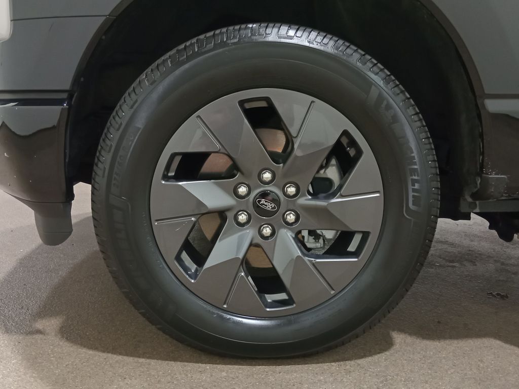 2024 Ford F-150 Lightning Flash