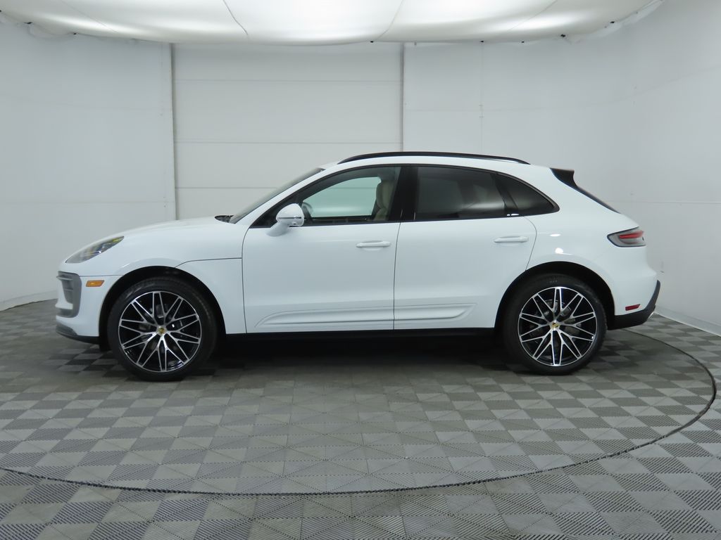 Thumbnail: 2025 Porsche Macan - 2