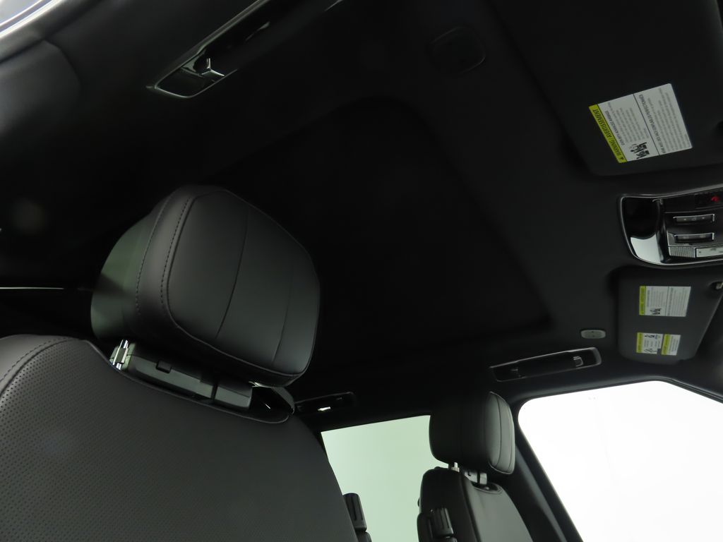 Thumbnail: 2026 Land Rover Range Rover - 17