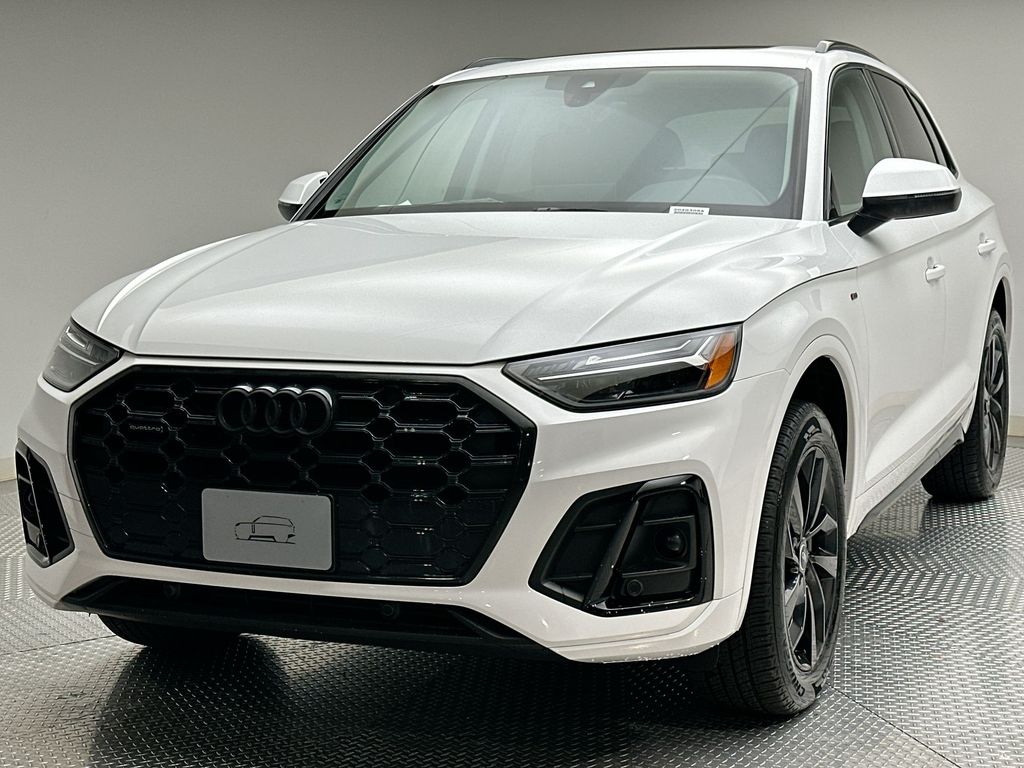 2024 Audi Q5 e Premium -
                  Englewood, NJ