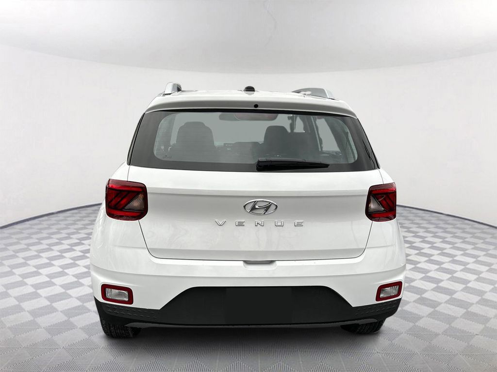 2025 Hyundai Venue SEL - 5