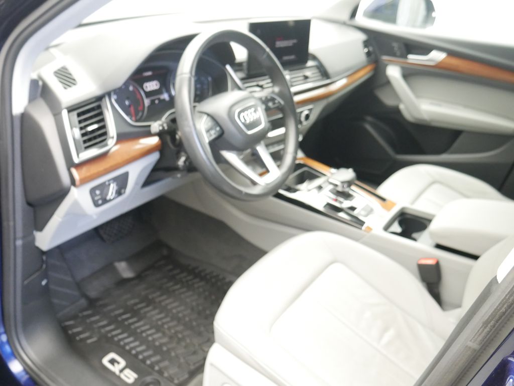 Thumbnail: 2023 Audi Q5 - 7