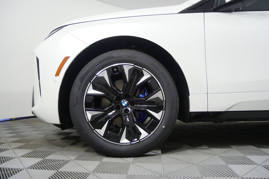 Thumbnail: 2026 BMW iX - 7