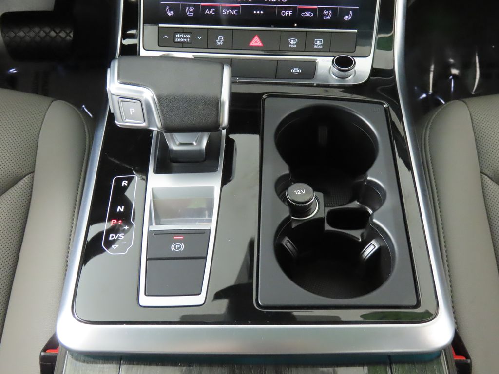Thumbnail: 2023 Audi Q7 - 22