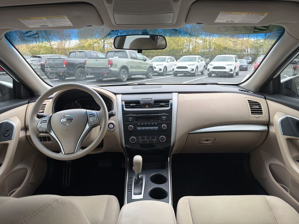 Thumbnail: 2015 Nissan Altima - 11