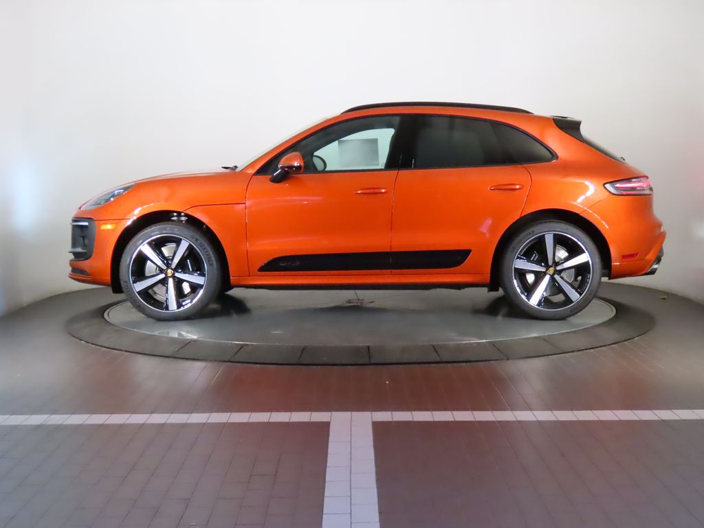 Thumbnail: 2025 Porsche Macan - 2