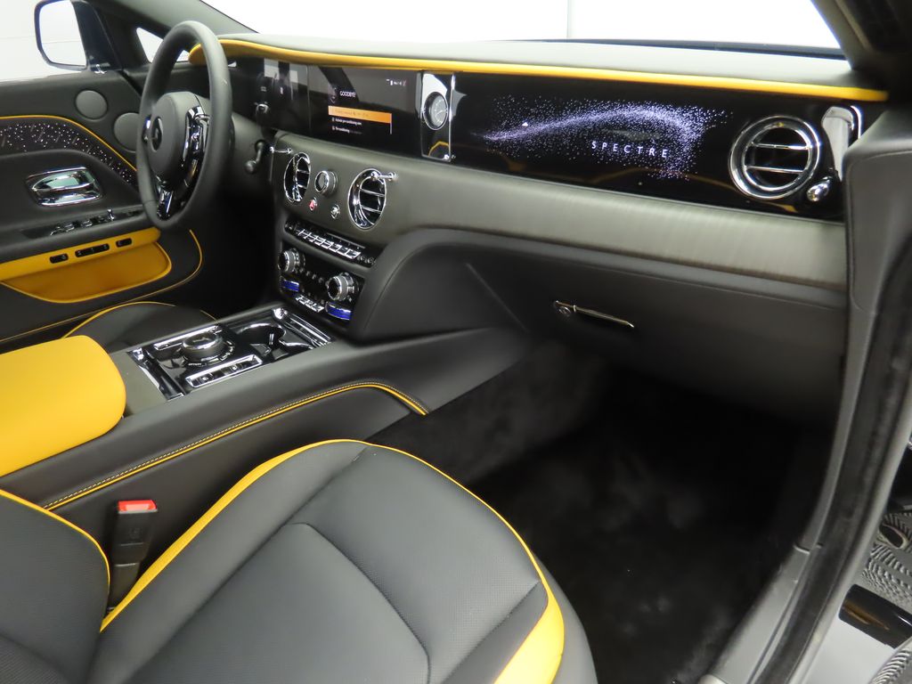Thumbnail: 2024 Rolls-Royce Spectre - 18