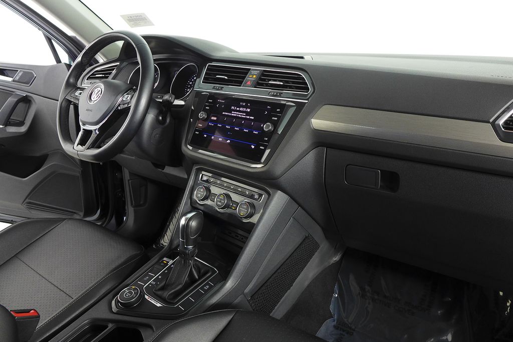 Thumbnail: 2018 Volkswagen Tiguan - 13