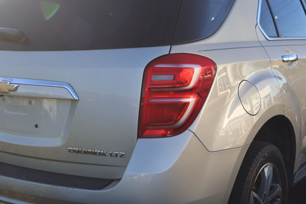 Thumbnail: 2016 Chevrolet Equinox - 9