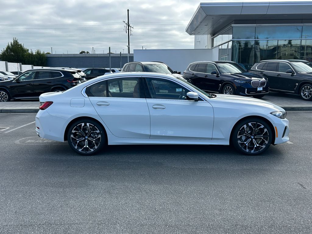 Thumbnail: 2026 BMW 3 Series - 6