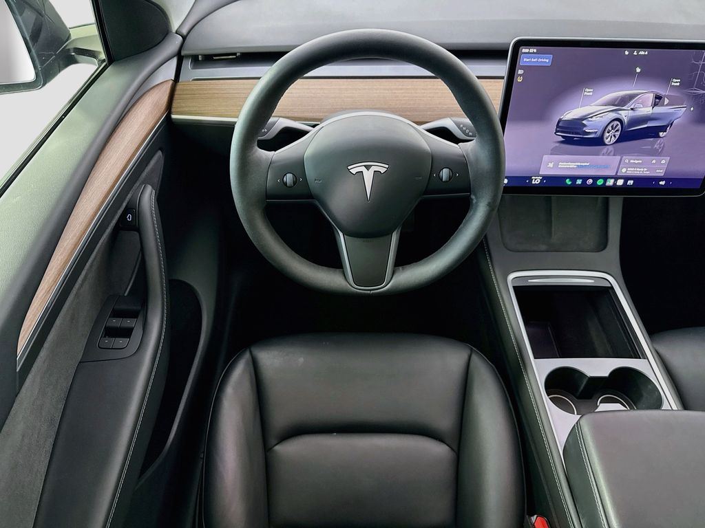 Thumbnail: 2024 Tesla Model Y - 10