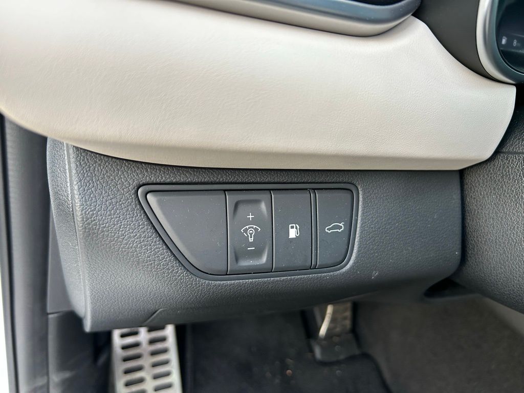 2022 Genesis G70 3.3T 17