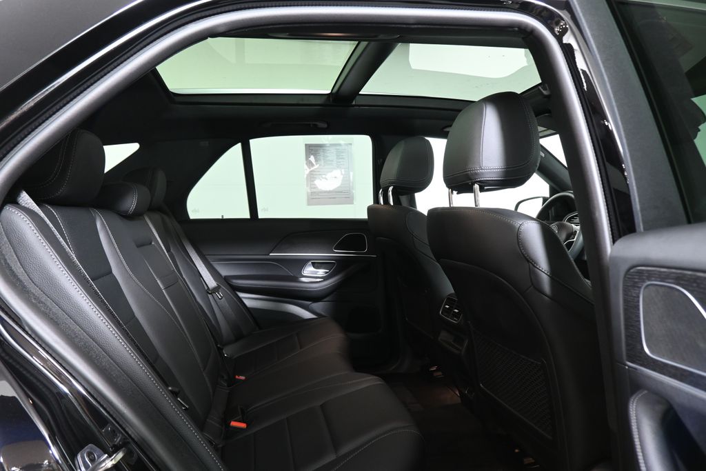 Thumbnail: 2026 Mercedes-Benz GLE - 26