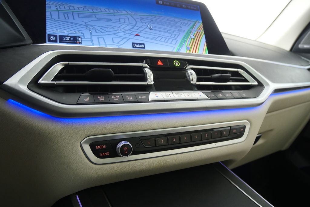 Thumbnail: 2022 BMW X7 - 25