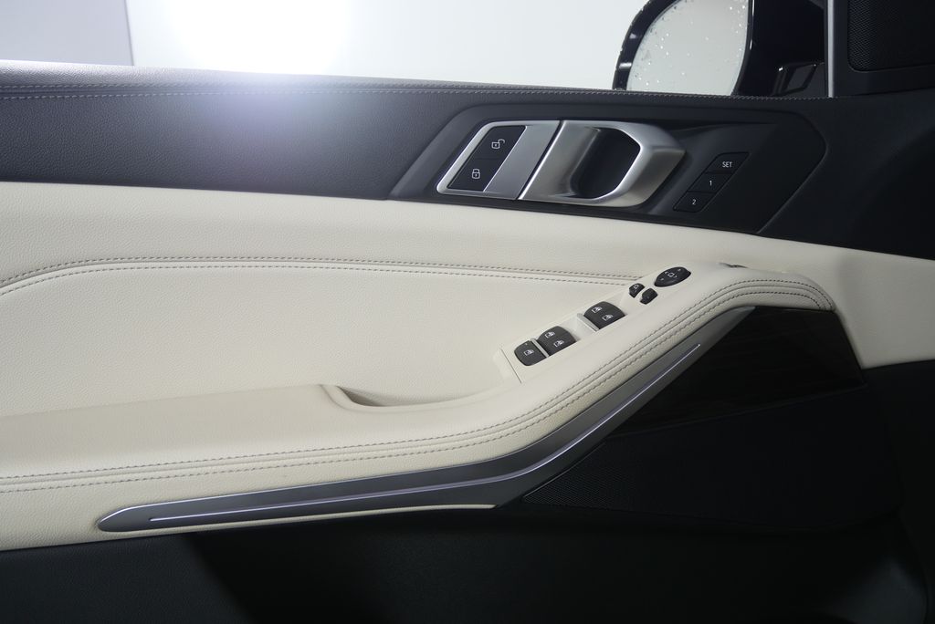 Thumbnail: 2020 BMW X5 - 8