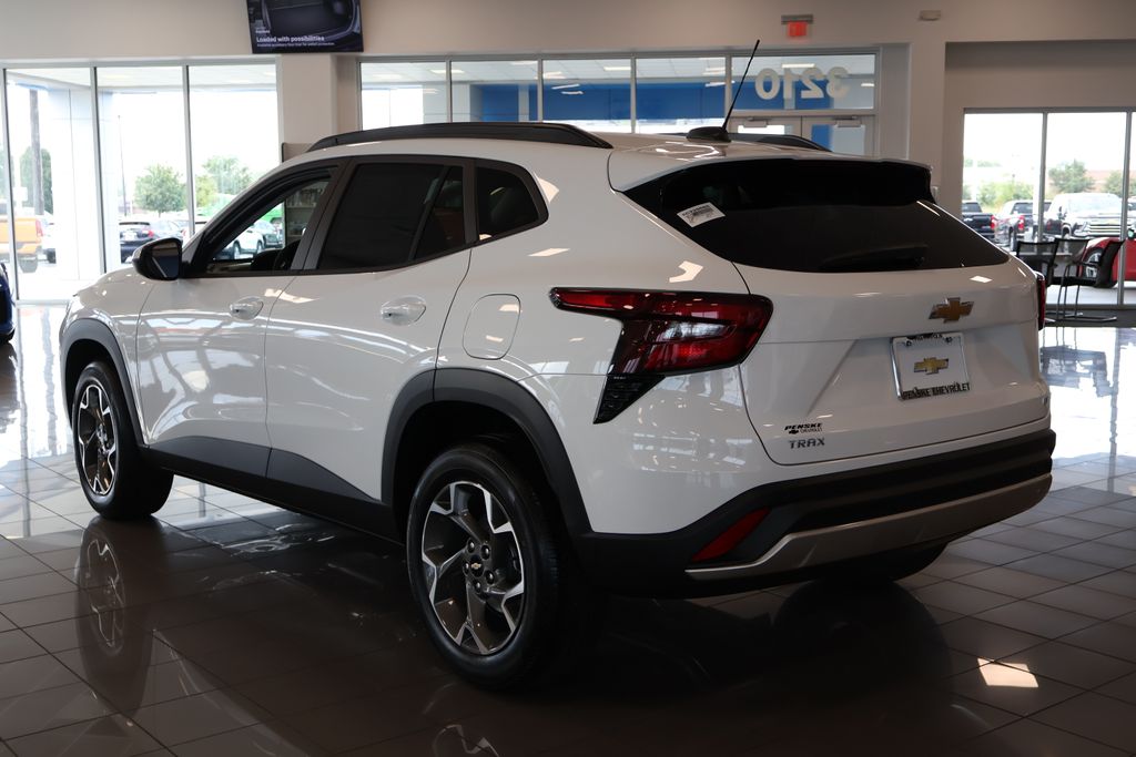 Thumbnail: 2025 Chevrolet Trax - 5