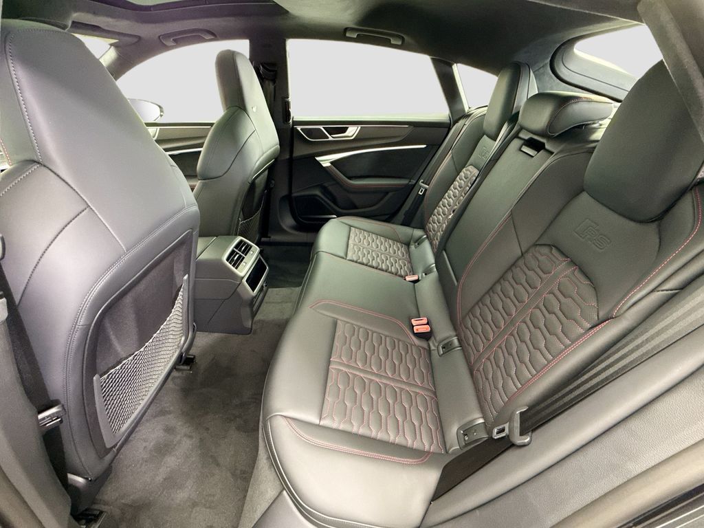 Thumbnail: 2026 Audi RS 7 - 21