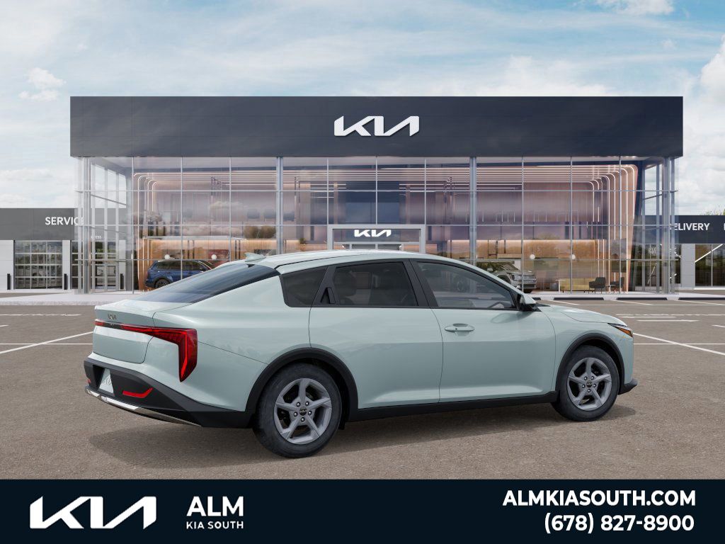 2025 Kia K4 LXS photo 3