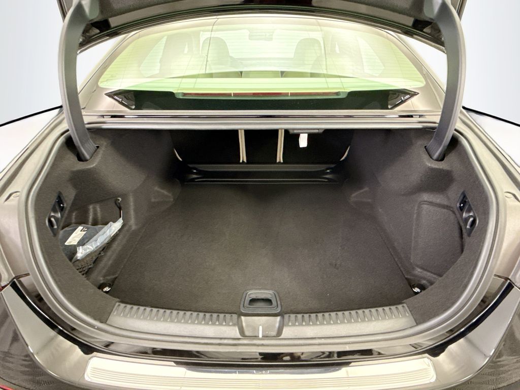 Thumbnail: 2025 Mercedes-Benz E-Class - 27