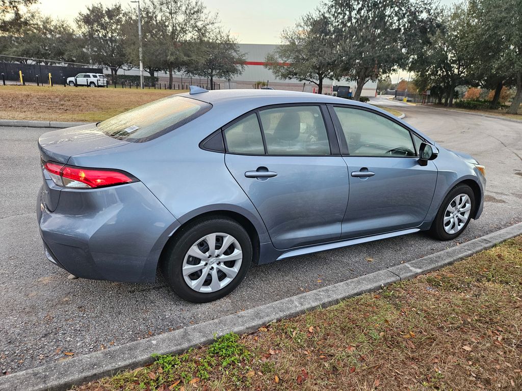 2022 Toyota Corolla LE 5